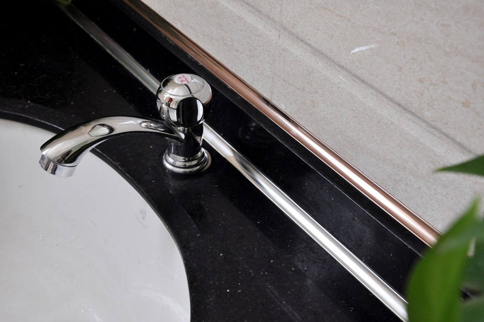 nẹp inox trang trí