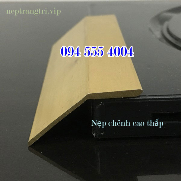 nẹp đồng sàn gỗ 1