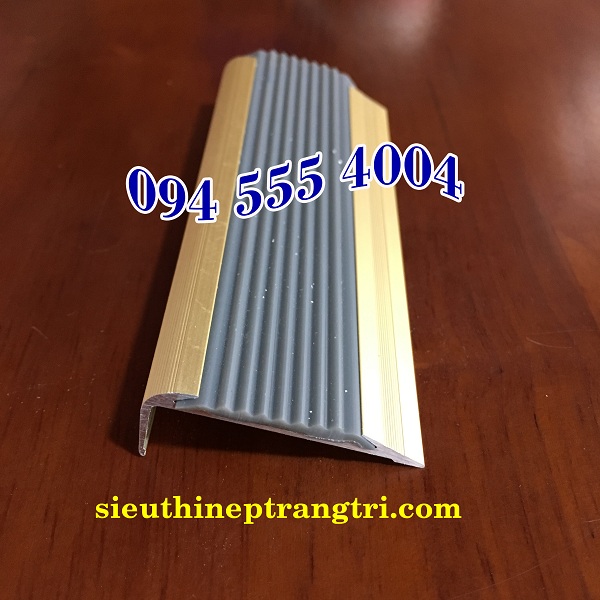 Nẹp chống trơn cầu thang