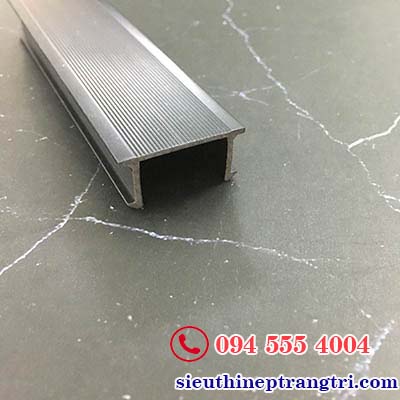 Nẹp góc nhựa rãnh tô trát màu sâm banh